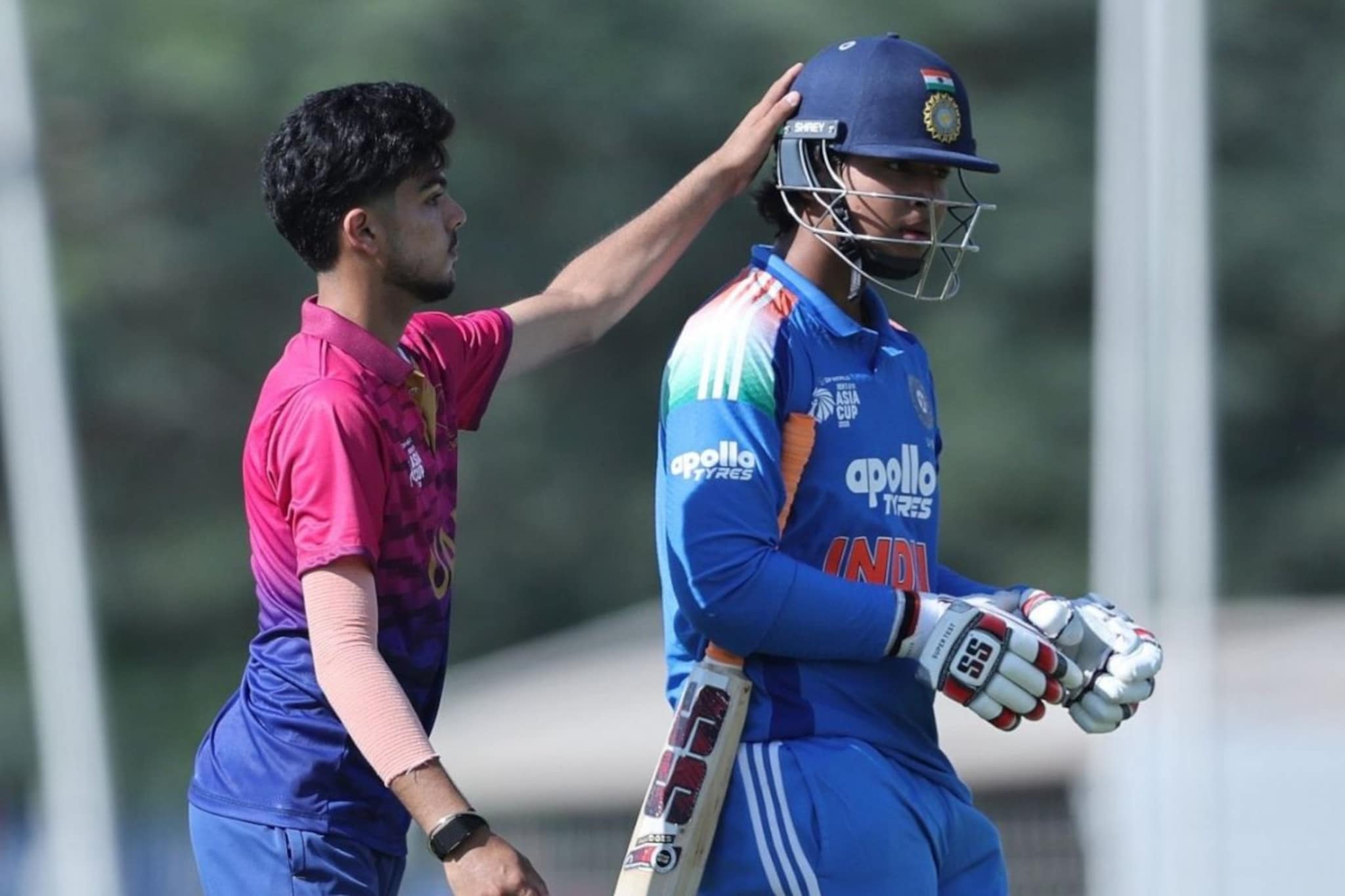 LIVE सामन्यात युएईच्या विकेटकिपरचा ड्रामा, वैभवला नको नको ते बोलला, शेवटी बोलतीच