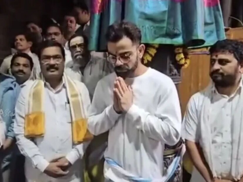 विराट कोहलीने सीरिजच्या पहिल्या दोन्ही सामन्यांमध्ये शतक ठोकलं, तर तिसऱ्या सामन्यात त्याने नाबाद अर्धशतक केलं. या कामगिरीबद्दल विराट कोहलीला प्लेअर ऑफ द सीरिज देऊन गौरवण्यात आलं.