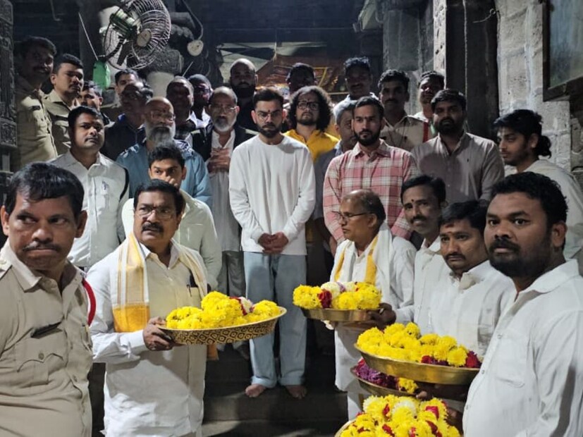 सिंहाचलम मंदिरामध्ये वर्षातून एकदाच भगवान नरसिंहाचं वास्तविक रूपातलं दर्शन मिळतं. अक्षय तृतियेच्या दिवशी नरसिंहाच्या मूर्तीवरील चंदनाचा लेप हटवला जातो, ज्याला चंदनोत्सव म्हणलं जातं. याच दिवशी भगवान नरसिंह यांचं निजरूप दर्शन घ्यायचं सौभाग्य भक्तांना मिळतं.