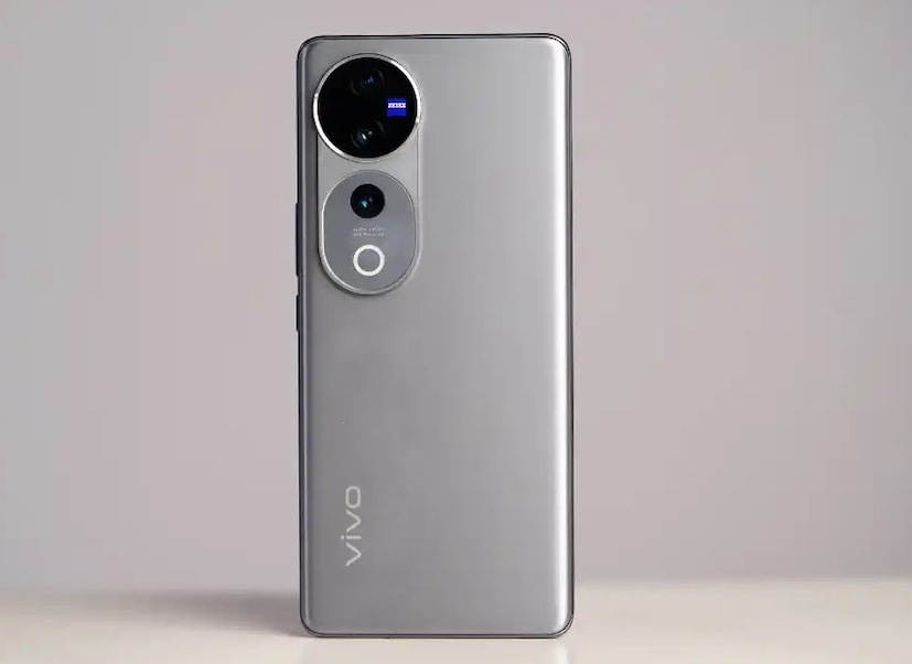 पॉवरसाठी, याला 6,000mAh बॅटरीचा बॅकअप आहे. जो 90W फास्ट चार्जिंगसह जलद चार्ज होतो. हा फोन Funtouch OS 15 (Android 15) वर चालतो.