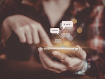 बॉयफ्रेंड कोणाला पाठवतो जास्त फोटो-व्हिडीओ? एका क्लिकमध्ये कळेल ‘ती’ व्यक्ती कोण बॉयफ्रेंड कोणाला पाठवतो जास्त फोटो-व्हिडीओ? एका क्लिकमध्ये कळेल ‘ती’ व्यक्ती कोण