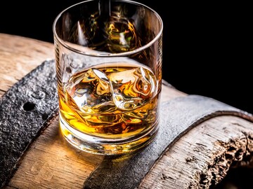 तुम्ही पेनकिलर घेत आहात? मग 31 ला दारू पिण्यापूर्वी 'हा' मोठा धोका समजून घ्या