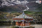 हिमालयात सर्वात उंचावर वसलंय श्रीकृष्णाचं अद्भुत मंदिर, महाभारताशी खास कनेक्शन