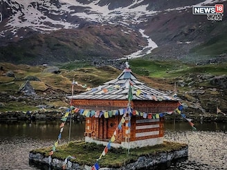 हिमालयात सर्वात उंचावर वसलंय श्रीकृष्णाचं अद्भुत मंदिर, महाभारताशी खास कनेक्शन
