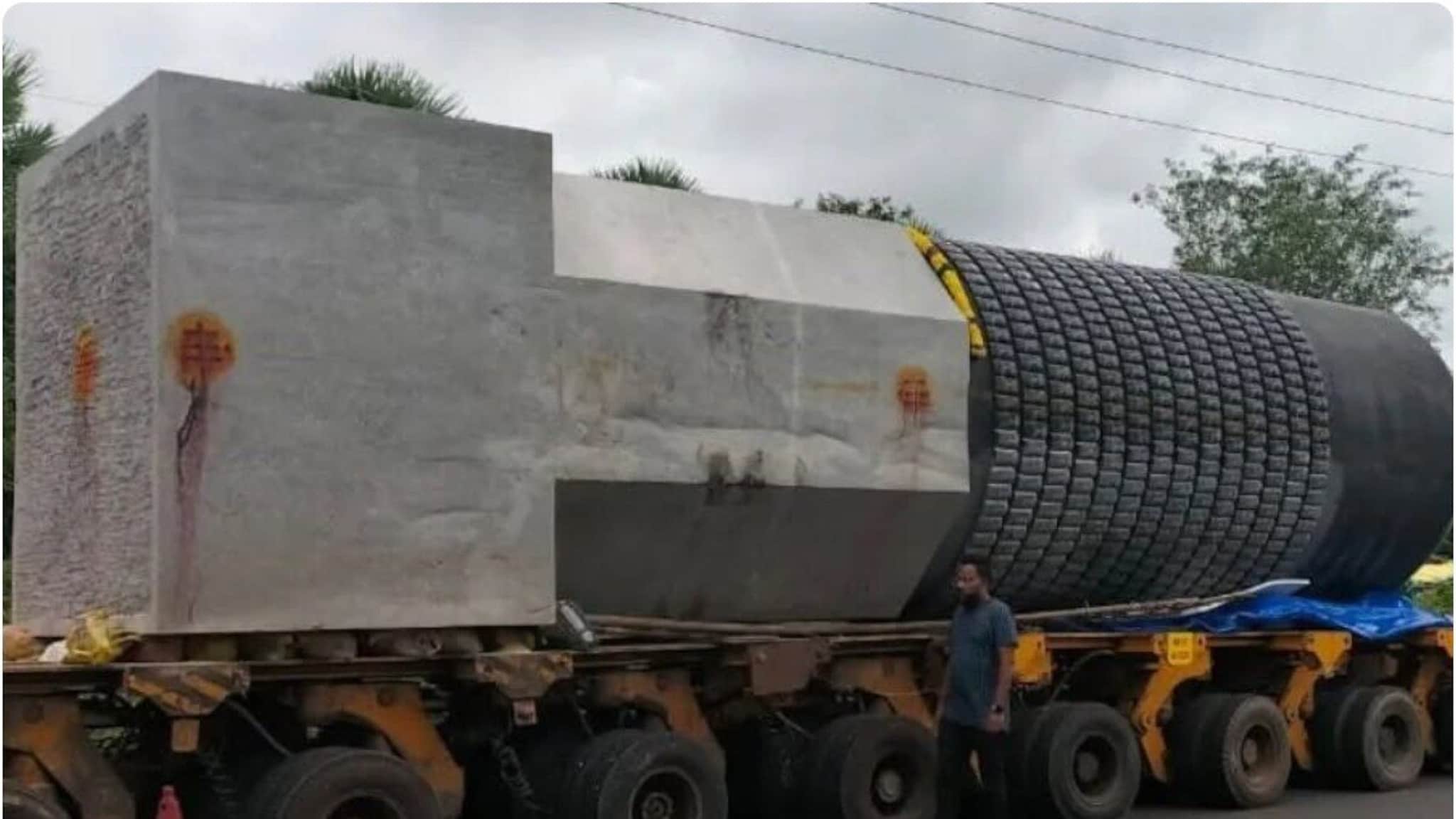 Worlds Largest Shivling: जगातील सगळ्यात मोठं शिवलिंग स्थापनेसाठी तयार; हेलीकॉप्टरने होणार पुष्पवर्षा