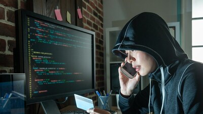 SBI की करोड़ों ग्राहकों को चेतावनी: AI डीपफेक स्कैम से सावधान रहें!