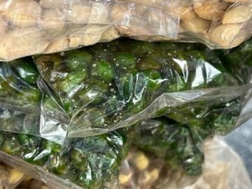 तुम्ही ही ट्रेन किंवा बस प्रवासात हिरवे वाटाणे विकत घेता? ते मटार नाही तर...