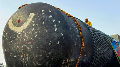 World's Largest Sahasralingam Shivling Installed in Bihar's East Champaran