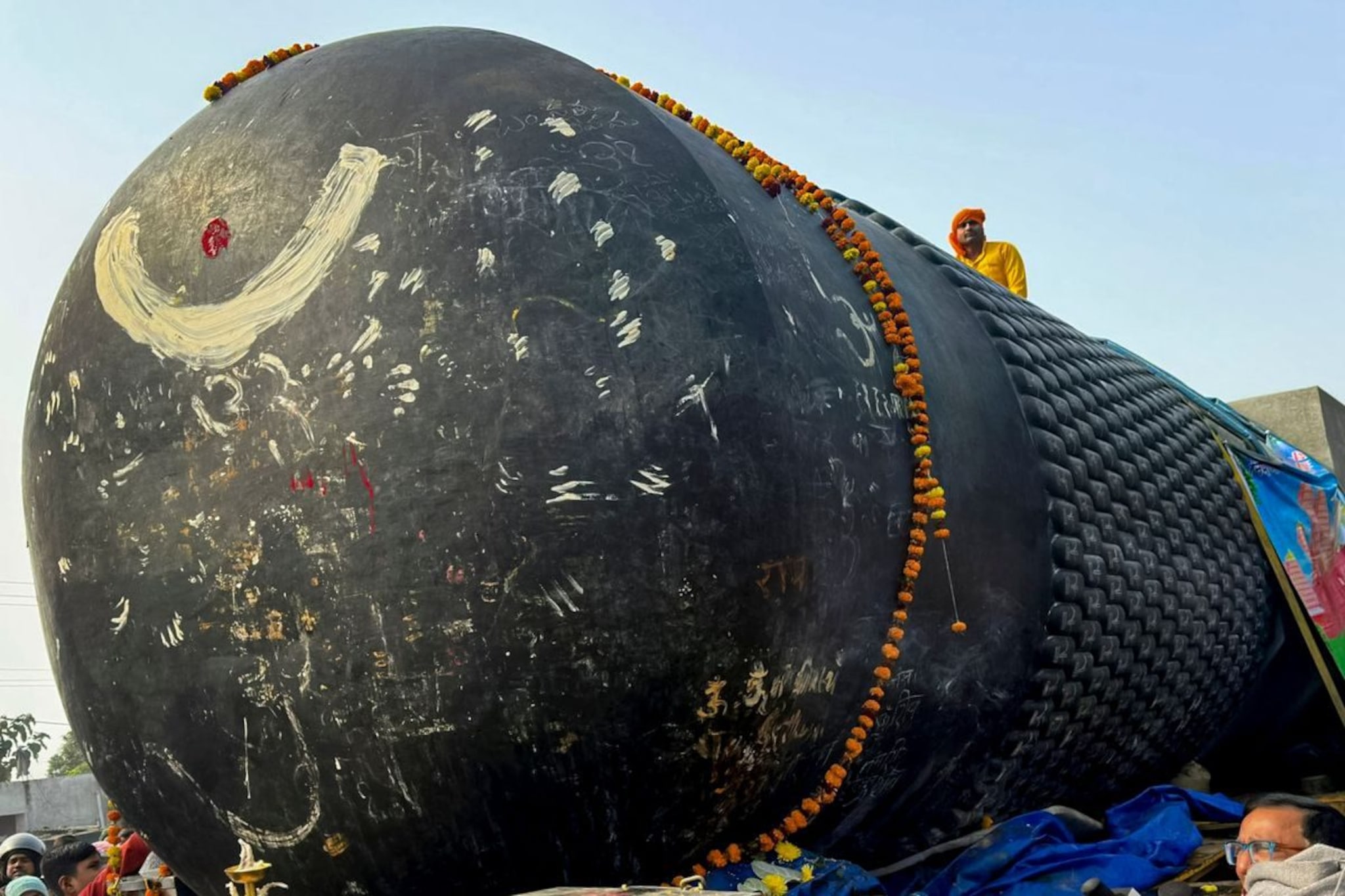 घडवायला 10 वर्षे लागली! जगातील सगळ्यात मोठ्या सहस्त्रलिंगम शिवलिंगाची आज स्थापना