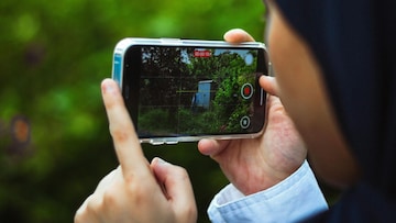 आपला फोनच देतो जुना झाल्याचे संकेत, असं काही दिसलं तर लगेच फोन बदला आपला फोनच देतो जुना झाल्याचे संकेत, असं काही दिसलं तर लगेच फोन बदला