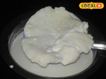 चपातीपेक्षाही जाड साय! दूध उकळताना फक्त 2 गोष्टी टाका, 3 दिवसात 1 किलो तूप तयार चपातीपेक्षाही जाड साय! दूध उकळताना फक्त 2 गोष्टी टाका, 3 दिवसात 1 किलो तूप तयार