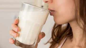 Milk : दूध पिण्याचे गंभीर दुष्परिणाम; या 6 लोकांनी तर बिलकुल पिऊ नये Milk : दूध पिण्याचे गंभीर दुष्परिणाम; या 6 लोकांनी तर बिलकुल पिऊ नये