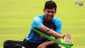 "शाहरुख खानची जीभ छाटणाऱ्याला 1 लाखांचं रोख बक्षीस...", नेमकं प्रकरण काय? "शाहरुख खानची जीभ छाटणाऱ्याला 1 लाखांचं रोख बक्षीस...", नेमकं प्रकरण काय?