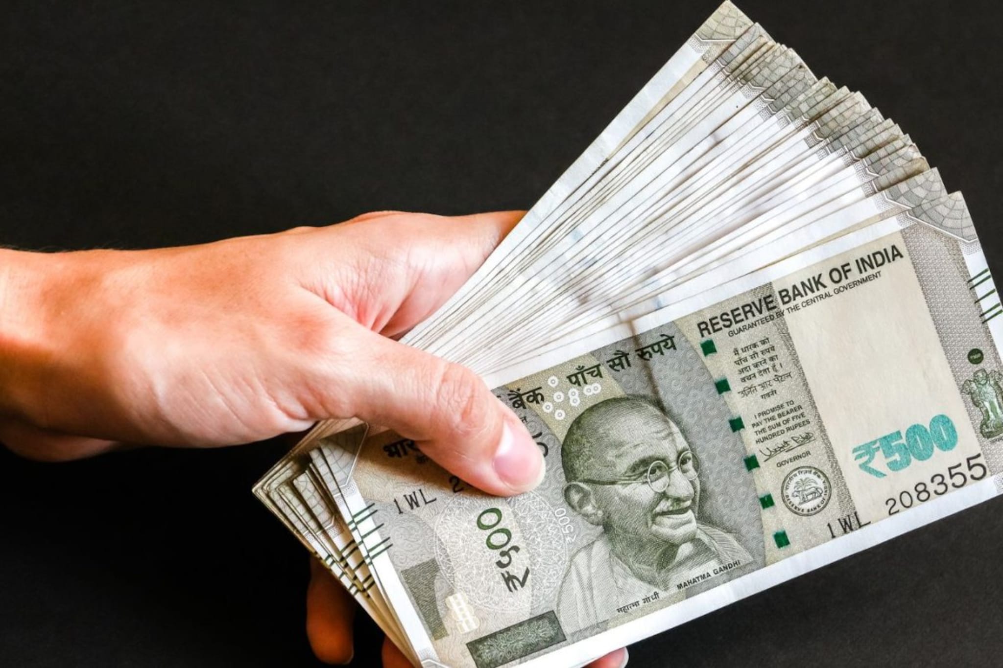 500 रुपयांची नोट खिशात असणाऱ्यांसाठी अलर्ट; केंद्र सरकारनं दिली महत्वाची माहिती 500 रुपयांची नोट खिशात असणाऱ्यांसाठी अलर्ट; केंद्र सरकारनं दिली महत्वाची माहिती