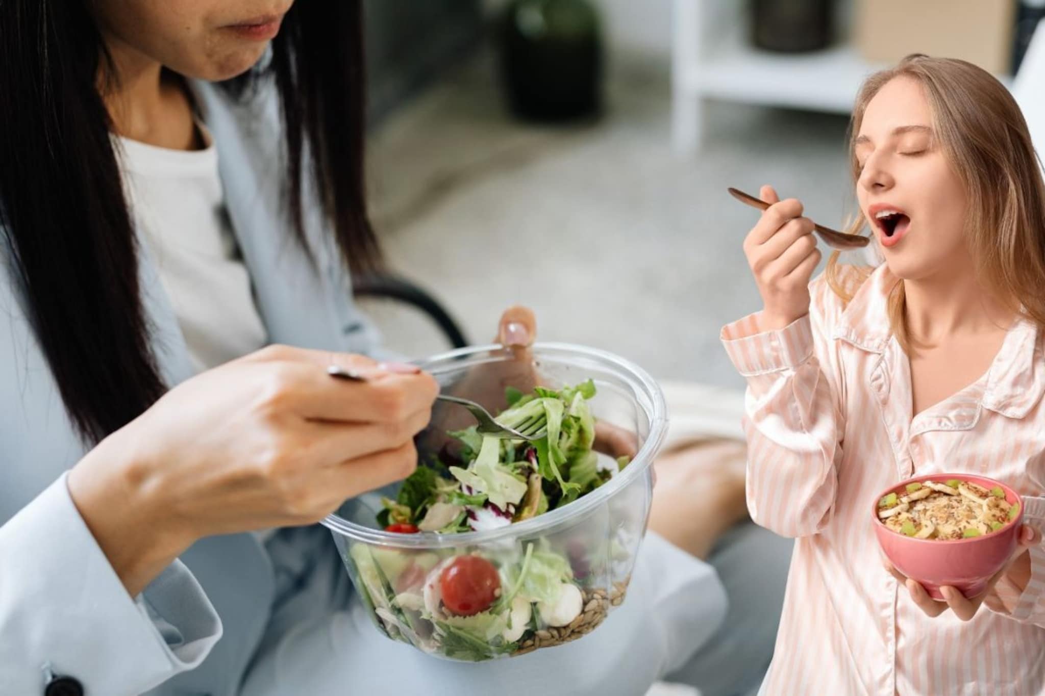 वेळीअवेळी जेवण कराल तर शरीर करेल बंड! डॉक्टरांनी दिले 5 गंभीर आजारांचे संकेत