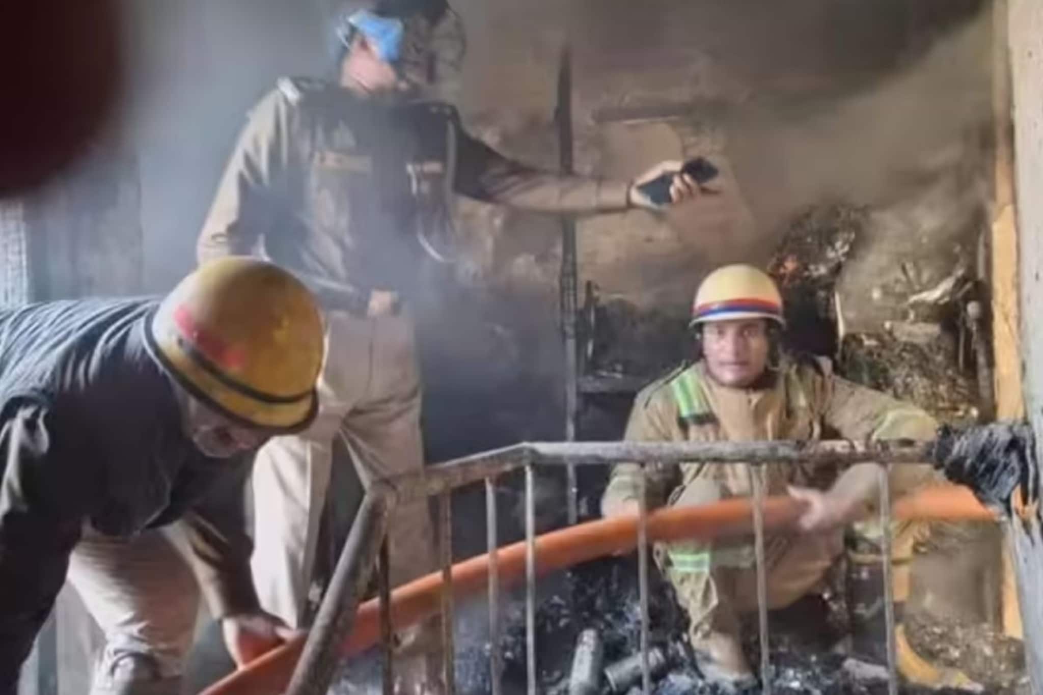 अंधेरीच्या आगीत 73 वर्षीय महिलेचा होरपळून मृत्यू, आगीचे कारण अद्याप अस्पष्ट