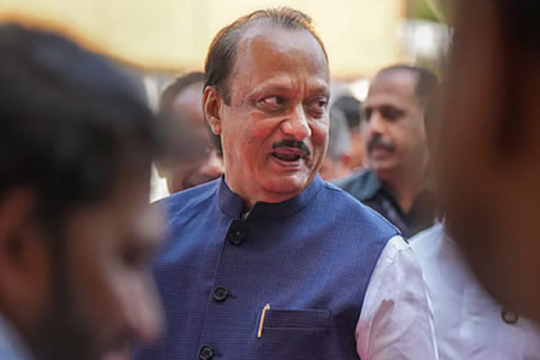 उपमुख्यमंत्री अउपमुजित पवारांचं निधन! जाणून त्यांनी कुठे-कुठे केली होती गुंतवणूक उपमुख्यमंत्री अउपमुजित पवारांचं निधन! जाणून त्यांनी कुठे-कुठे केली होती गुंतवणूक