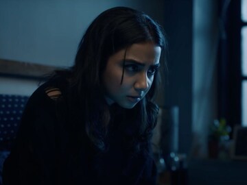 8 एपिसोडची ही हॉरर सीरिज, चुकूनही एकट्यानं पाहू नका 8 एपिसोडची ही हॉरर सीरिज, चुकूनही एकट्यानं पाहू नका