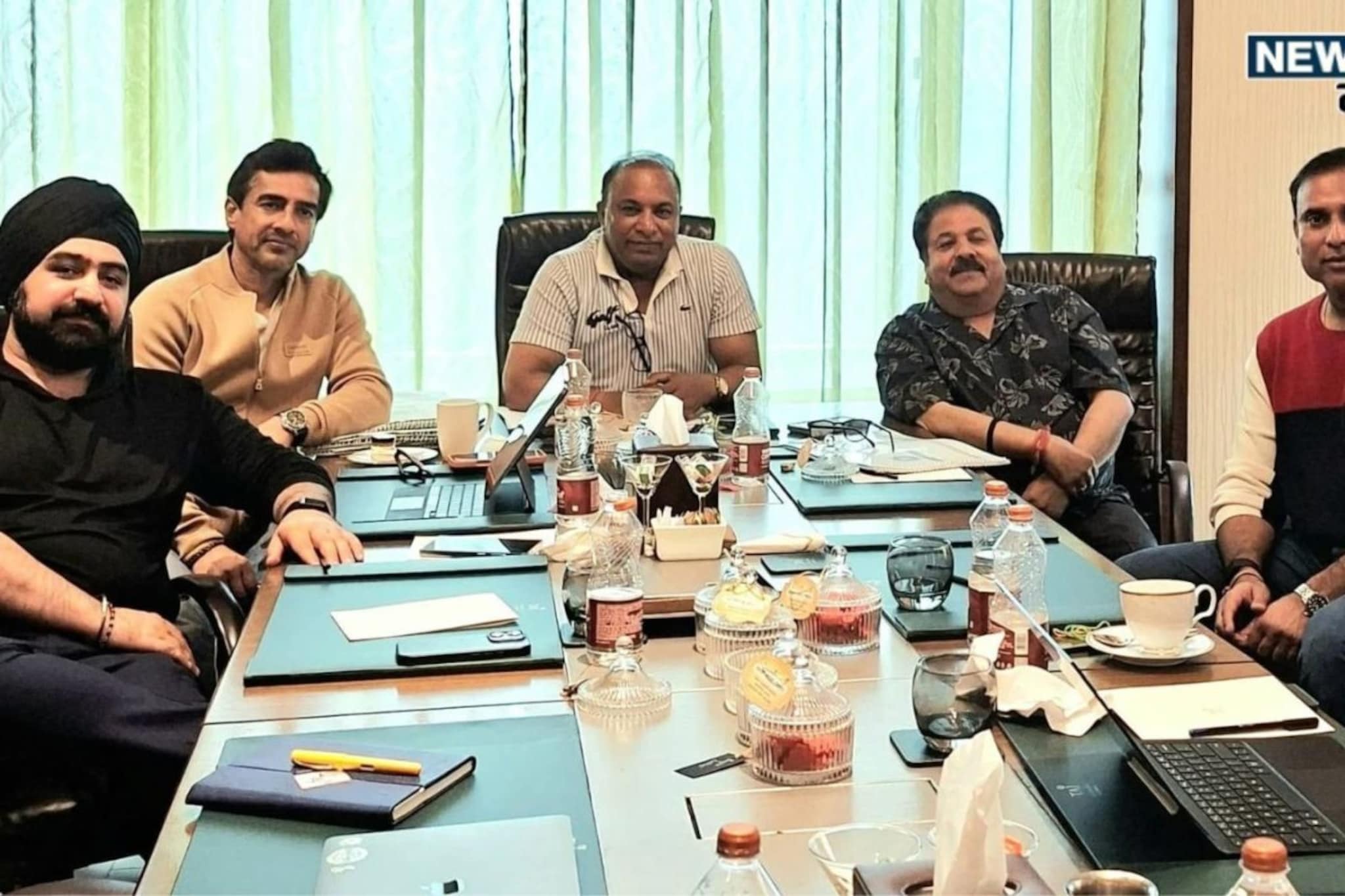 BCCI मध्ये मोठ्या हालचाली! गंभीर नाही तर VVS लक्ष्मणसोबत सचिवांची गुप्त बैठक BCCI मध्ये मोठ्या हालचाली! गंभीर नाही तर VVS लक्ष्मणसोबत सचिवांची गुप्त बैठक