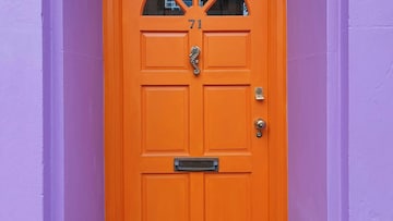 Door : दरवाजावर असे बॉक्स का असतात? ही फक्त डिझाइन नाही, यामागे आहे सायन्स Door : दरवाजावर असे बॉक्स का असतात? ही फक्त डिझाइन नाही, यामागे आहे सायन्स