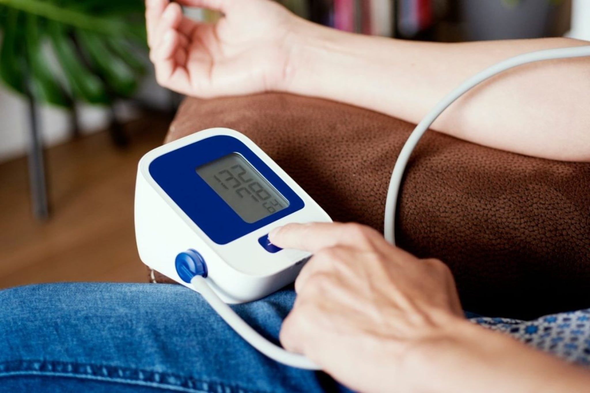 घरी BP चेक करताय सांभाळून! होतोय मोठा परिणाम, नागपूरच्या डॉक्टरांनी केलं सावध