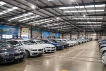 10 लाखांची कार विकल्यावर डिलरला किती कमाई होते? समजून घ्या पूर्ण गणित