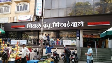 पुण्यात 'या' 5 ठिकाणी मिळतात मऊ आणि टेस्टी मोदक, एकदा चव चाखून बघा प्रेमातच पडाल