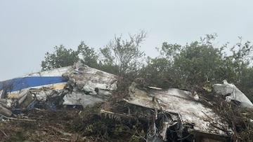 Plane Crash : बारामतीनंतर जगात आणखी एक प्लेन क्रॅश; खासदारासह 15 जणांचा मृत्यू