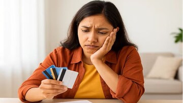 क्रेडिट कार्डने कॅश काढण्याचा प्लॅन करताय? या पद्धतींनी खिशावर पडू शकतो परिणाम