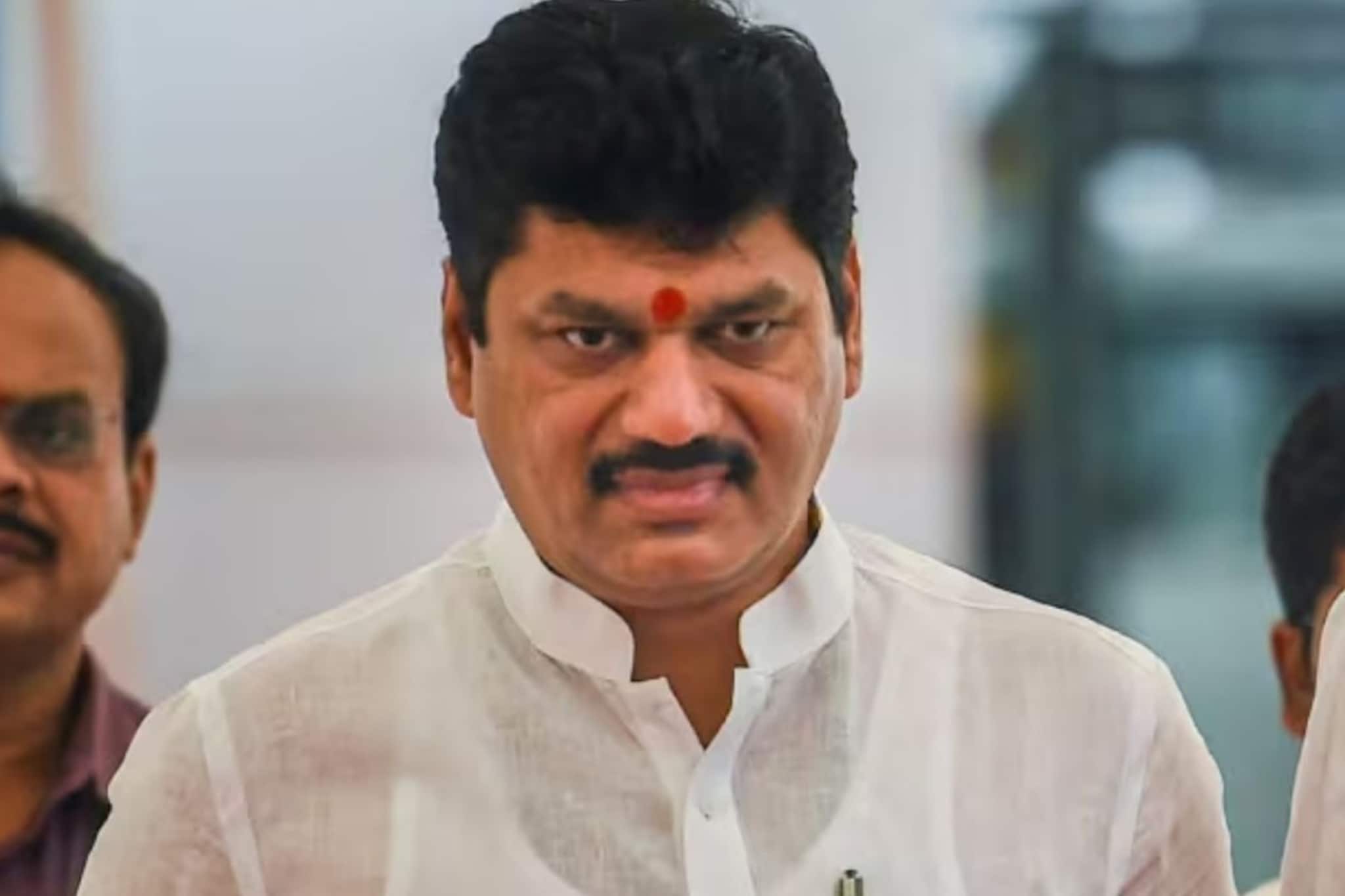 धनंजय मुंडेंनी 'त्या'प्रकरणात 5 महिन्यांनी मागितली माफी