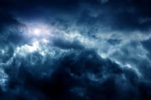 जमीनच नाही तर आकाशही हादरतं! पृथ्वीच्या वातावरणात काहीतरी भयंकर घडतं; कोल्हापूरच्या शास्त्रज्ञांचा धक्कादायक रिपोर्ट