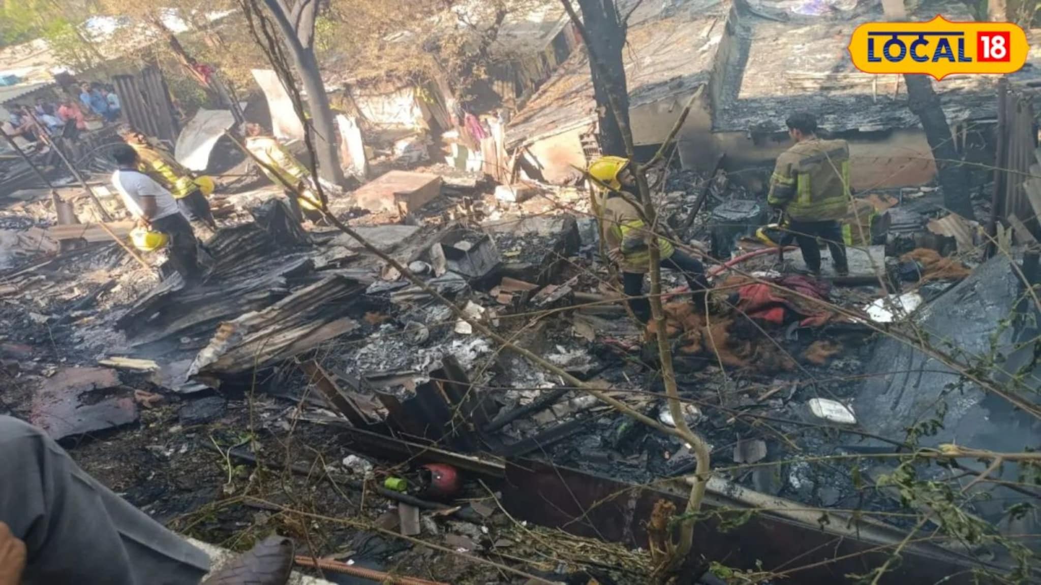 नवी मुंबईत भीषण अग्नीतांडव, मोठा गोंधळ