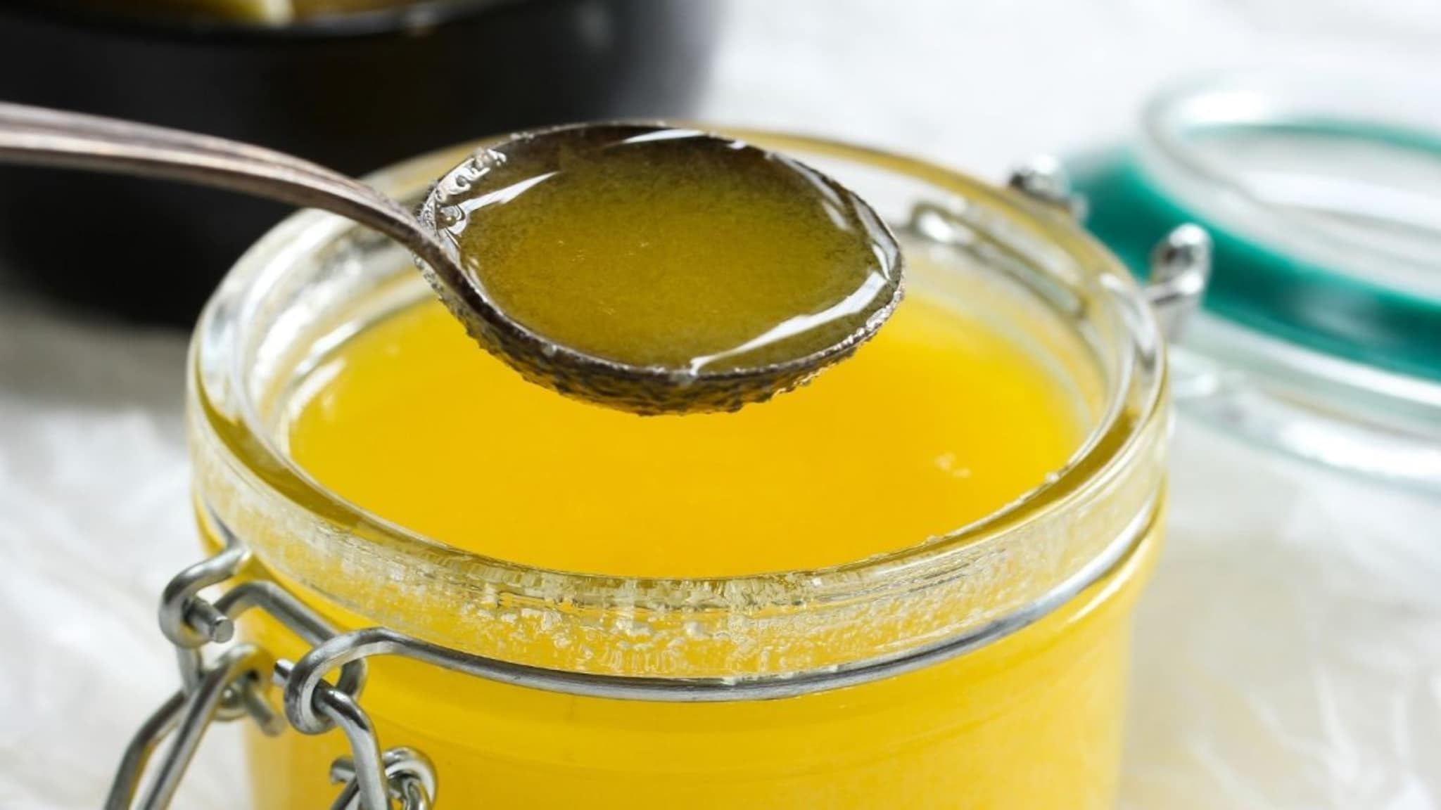 Ghee : एकदा साठवलेल्या सायीपासून दोन वेळा तूप बनवण्याची पद्धत, सोबत पनीरही बनेल
