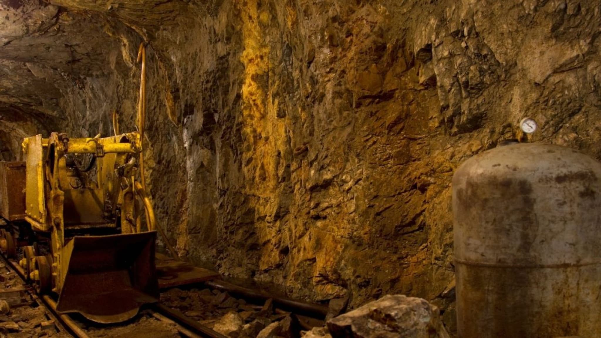 Gold : सोन्याचं भांडार सापडलं रे! 4 ठिकाणी साठा; किमतीवर काय परिणाम, सोनं स्वस्त होणार?