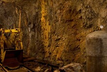 Gold : सोन्याचं भांडार सापडलं रे! 4 ठिकाणी साठा; किमतीवर काय परिणाम, सोनं स्वस्त होणार?