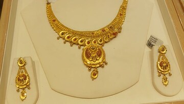 जळगाव सुवर्ण नगरीत मोठा उलटफेर! चांदी 3,03,850 रुपये, सोन्याचे दर पाहून बसेल धक्