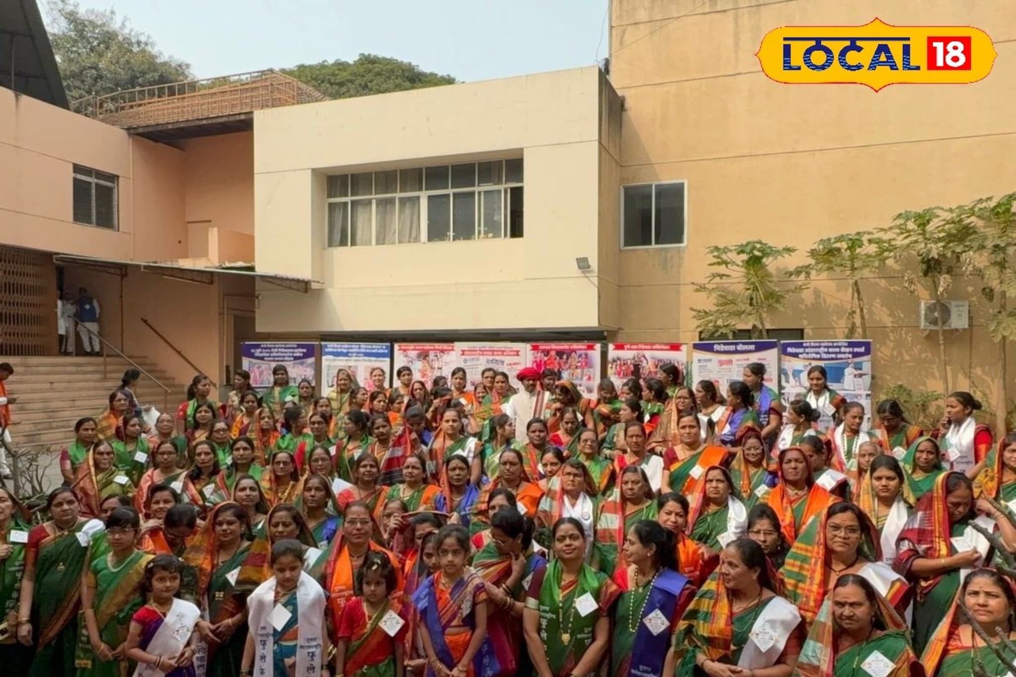 सावित्री-ज्योतिबांच्या कर्तृत्वाचा जागर, पुण्यात जमला 800 कवींचा मेळा, Video सावित्री-ज्योतिबांच्या कर्तृत्वाचा जागर, पुण्यात जमला 800 कवींचा मेळा, Video