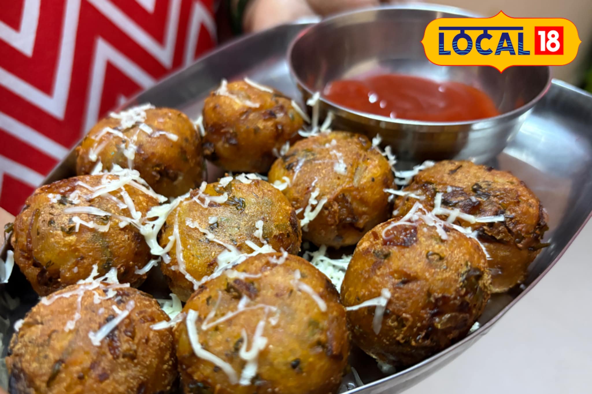 खुसखुशीत पोटॅटो चीज बॉल्स, चव अशी की खातच राहाल, रेसिपीचा संपूर्ण Video