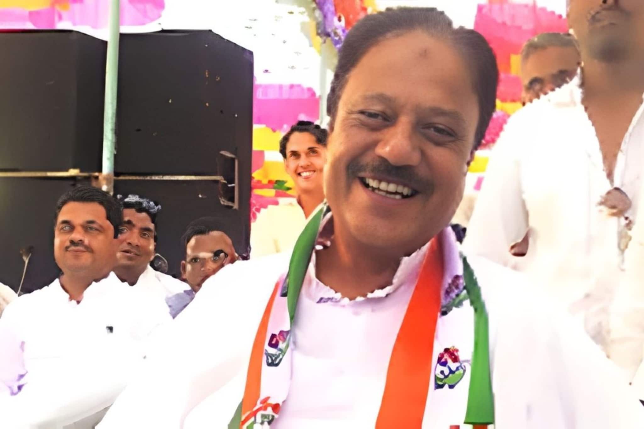 मोठी बातमी: काँग्रेसचे ज्येष्ठ नेते हिदायत पटेल यांच्यावर जीवघेणा चाकूहल्ला मोठी बातमी: काँग्रेसचे ज्येष्ठ नेते हिदायत पटेल यांच्यावर जीवघेणा चाकूहल्ला