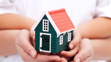 भारतातील सगळ्यात स्वस्त घरं! किंमत फक्त अडीच लाख रुपये, आहे कुठे पटापट पाहा भारतातील सगळ्यात स्वस्त घरं! किंमत फक्त अडीच लाख रुपये, आहे कुठे पटापट पाहा