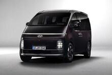 Hyundaiने सादर केली जबरदस्त 9 सीटर EV! देते 400km मायलेज