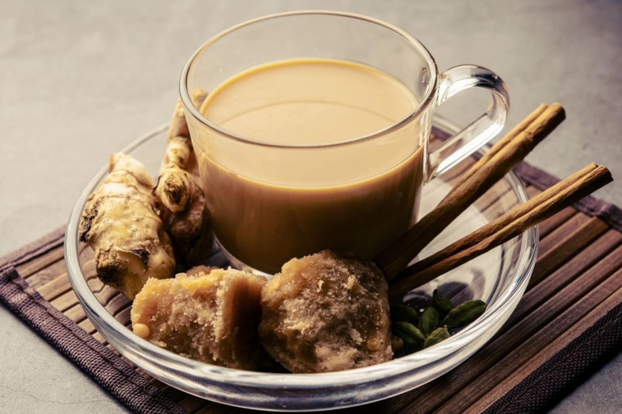 Jaggery Tea : चहात गूळ टाकून पिऊ नये; गुळाचा चहा पिण्याचे गंभीर दुष्परिणाम