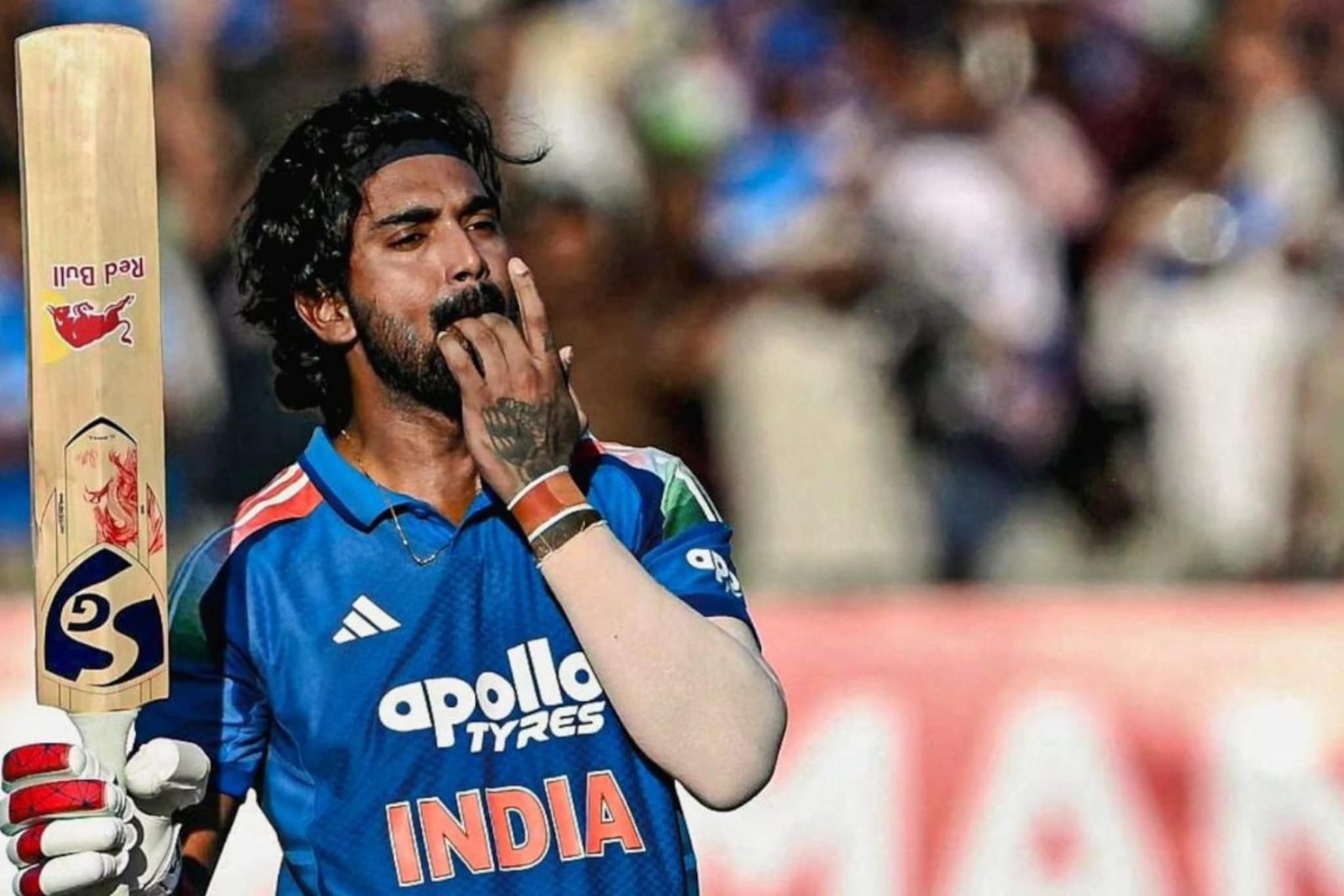 शतक ठोकताच बॅट उंचावली,तोंडात बोट घातलं अन्..., राहुलच्या सेलिब्रेशनचा अर्थ काय?