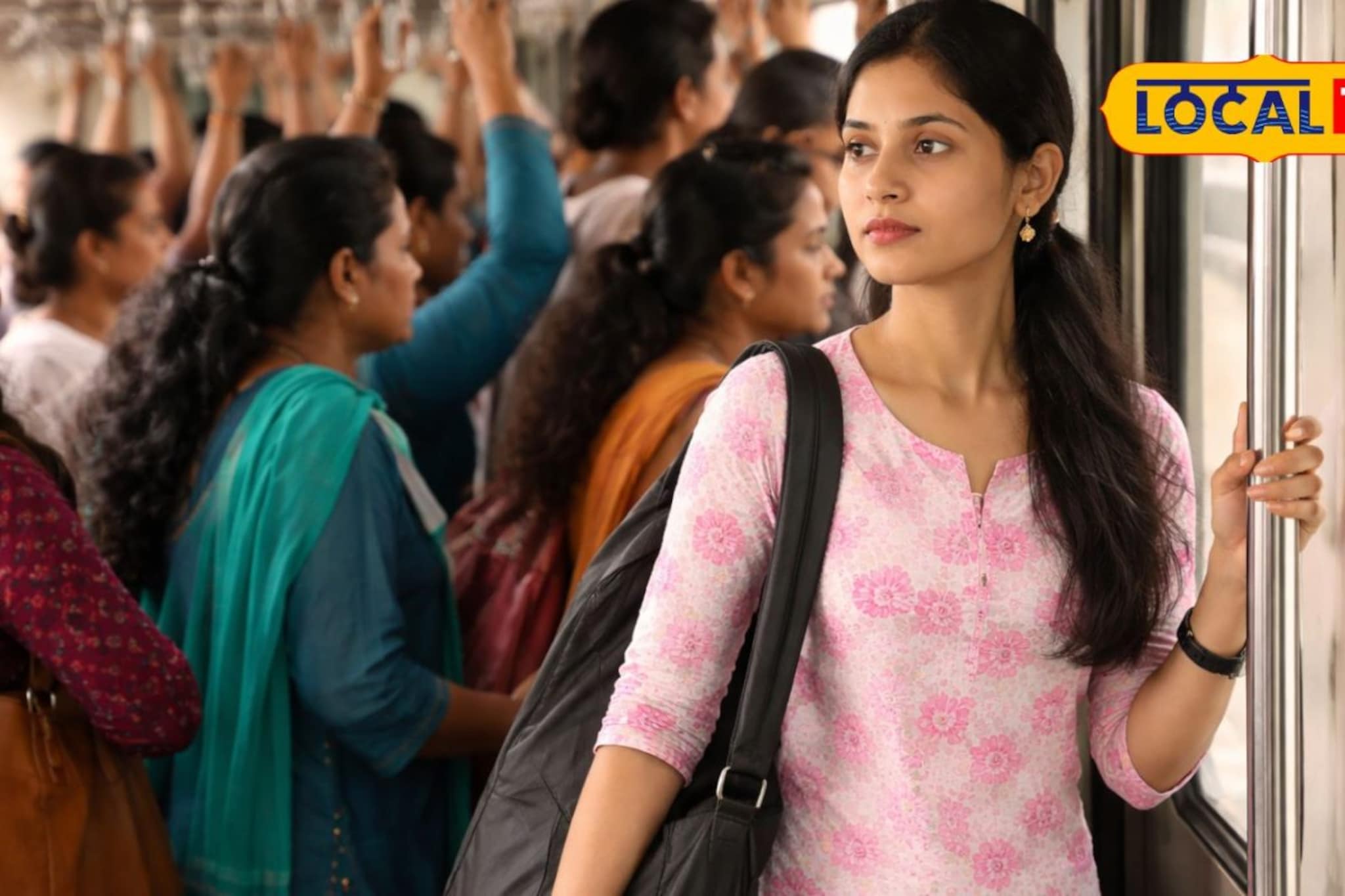 लोकलमध्ये महिला कर्मचाऱ्याचा टाहो! ड्युटी संपवून निघाल्या,कल्याण स्थानकात येताच