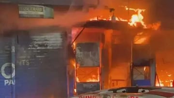 दुकानाच्या बंद शटरमागे 61 जणांचा होरपळून कोळसा; काळजाचा थरकाप उडवणारे अग्नितांडव