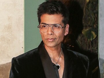 मुंबईतील या भागात करण जौहरने खरेदी केलंय आलिशान घर, असं काय आहे खास?