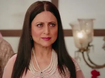 अभिनेत्री किशोरी शहाणेंच्या गाडीचा अपघात, पोस्ट शेअर करत संताप व्यक्त