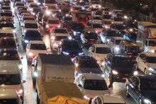 Mumbai Traffic : मुंबईच्या वेस्टर्न एक्सप्रेस हायवेवर दीड तासापासून वाहतूक कोंडी,वाहनांच्या लांबच लांब रागा, पाहा PHOTO