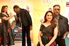 जॅकी श्रॉफने सगळ्यांसमोर 'धक धक गर्ल' माधुरीला हातावर केलं KISS, PHOTOS