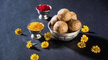 Makar Sankranti 2026 : संक्रांत म्हणजे संकट; मग मकरसंक्रांती का साजरी करतात? Makar Sankranti 2026 : संक्रांत म्हणजे संकट; मग मकरसंक्रांती का साजरी करतात?